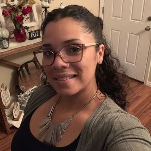 Meet your Posher, Omayra